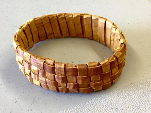 Weave a cedar heart or bracelet